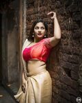 Extremely Stunning Indian Models in Saree- Don't Miss This C